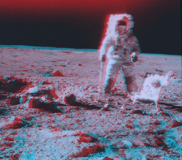 moonastronaut3d.jpg